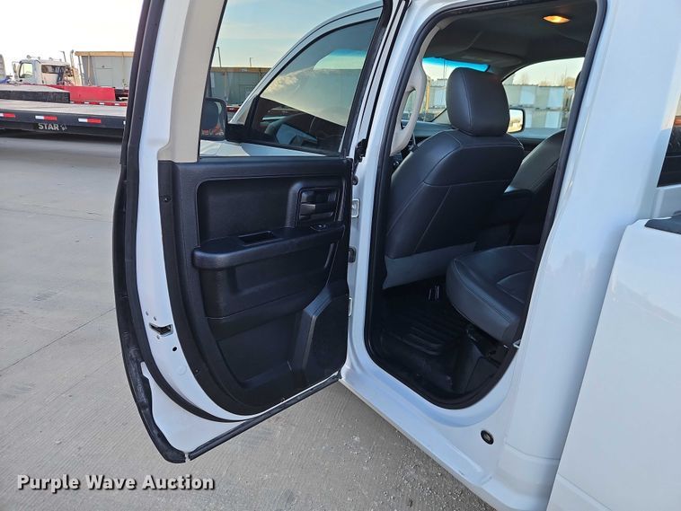 image for item EO7146 2016 RAM 1500 Ext. Cab pickup truck