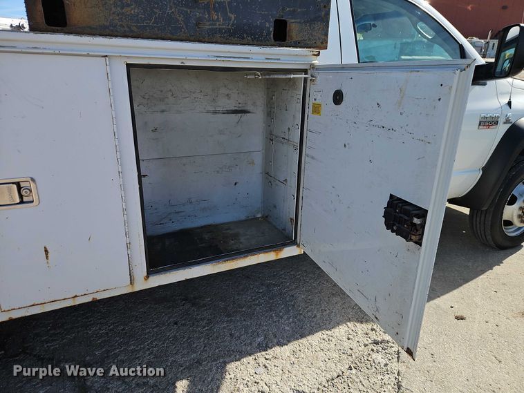 image for item EO7149 2008 Dodge Ram 5500 utility / service truck