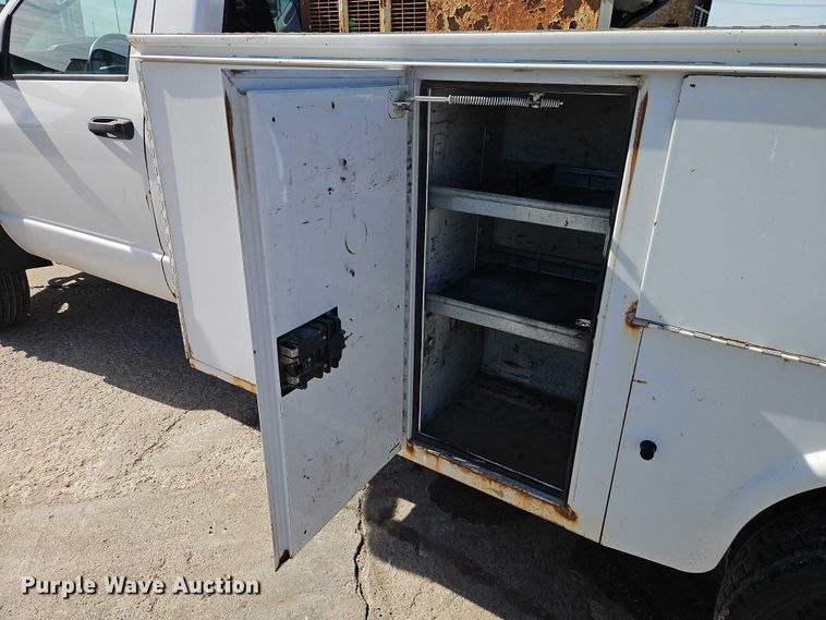 image for item EO7149 2008 Dodge Ram 5500 utility / service truck