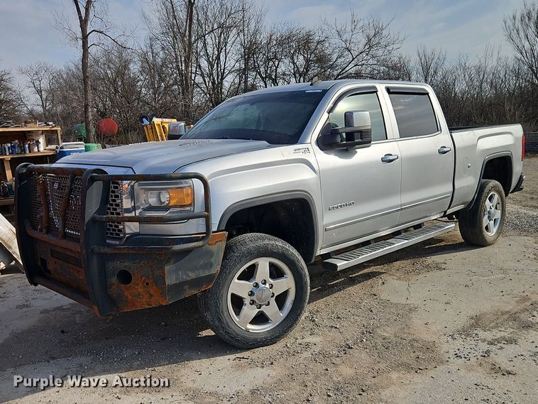 image for item EO7164 2015 GMC Sierra 2500HD Crew Cab pickup truck