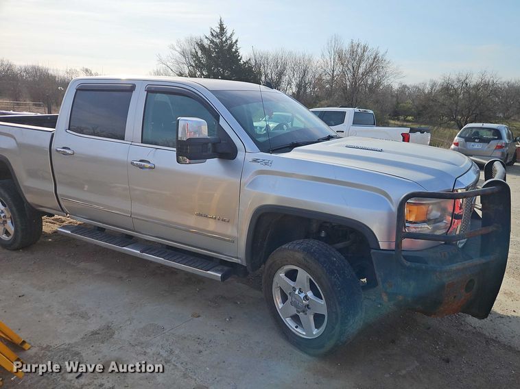 image for item EO7164 2015 GMC Sierra 2500HD Crew Cab pickup truck