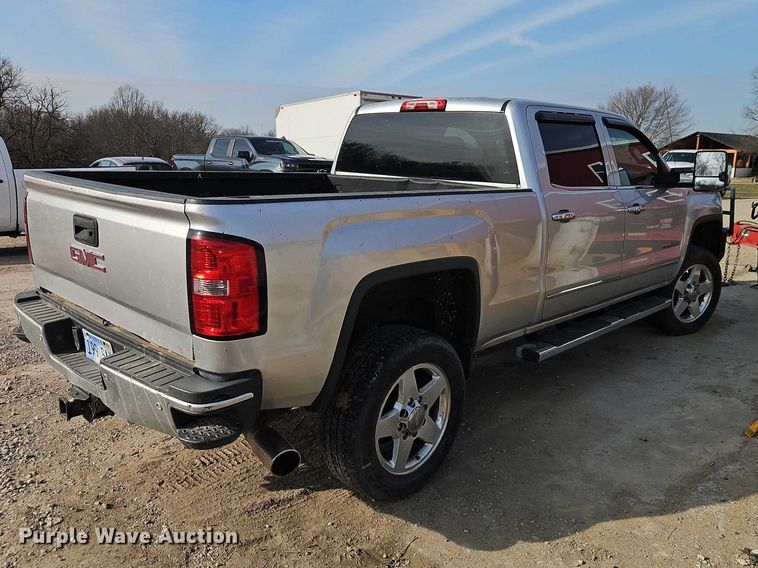 image for item EO7164 2015 GMC Sierra 2500HD Crew Cab pickup truck