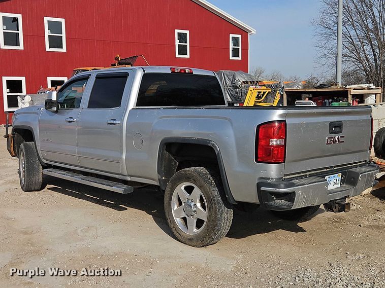 image for item EO7164 2015 GMC Sierra 2500HD Crew Cab pickup truck