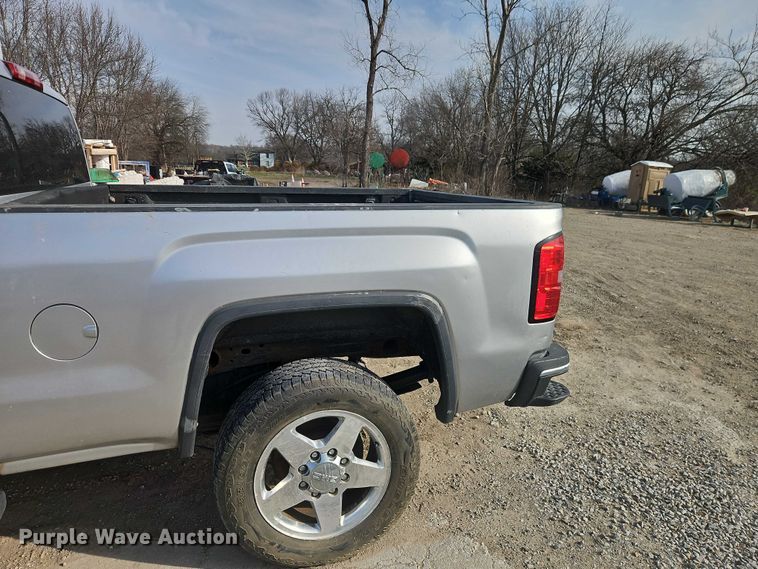 image for item EO7164 2015 GMC Sierra 2500HD Crew Cab pickup truck