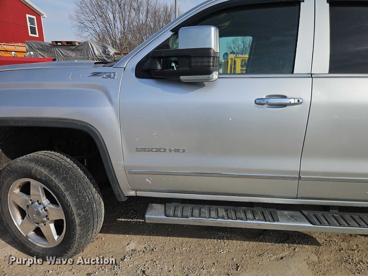 image for item EO7164 2015 GMC Sierra 2500HD Crew Cab pickup truck