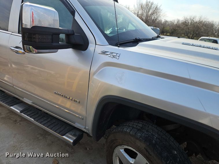 image for item EO7164 2015 GMC Sierra 2500HD Crew Cab pickup truck