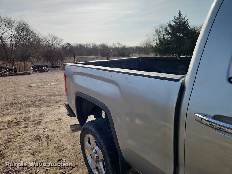 image for item EO7164 2015 GMC Sierra 2500HD Crew Cab pickup truck