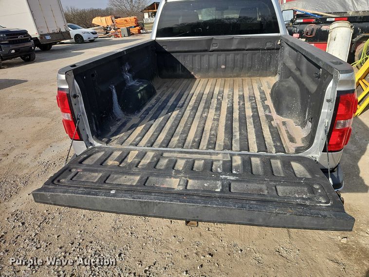 image for item EO7164 2015 GMC Sierra 2500HD Crew Cab pickup truck