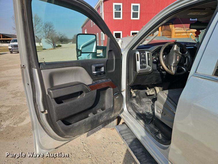 image for item EO7164 2015 GMC Sierra 2500HD Crew Cab pickup truck