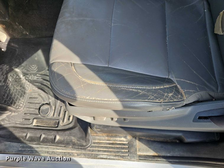 image for item EO7164 2015 GMC Sierra 2500HD Crew Cab pickup truck