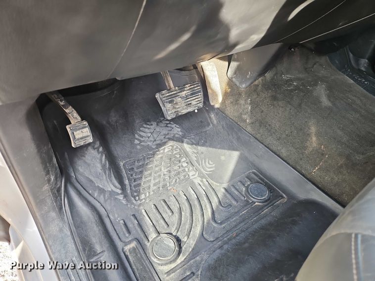 image for item EO7164 2015 GMC Sierra 2500HD Crew Cab pickup truck