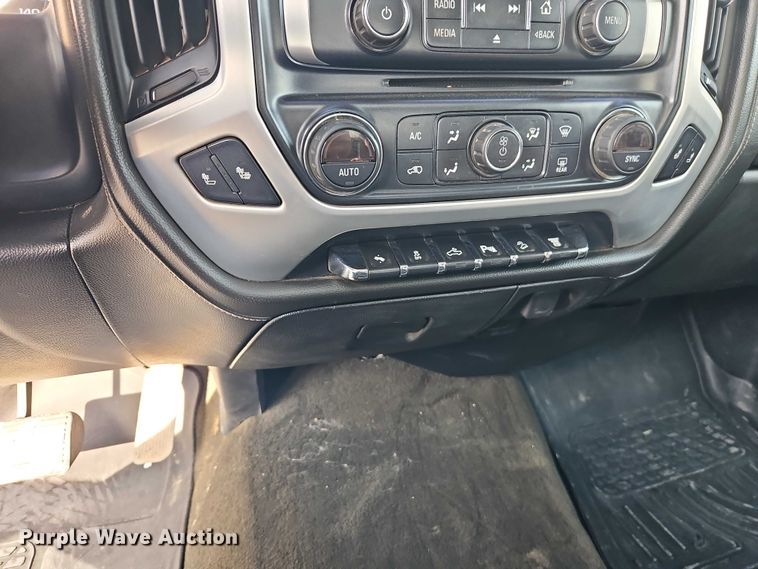 image for item EO7164 2015 GMC Sierra 2500HD Crew Cab pickup truck