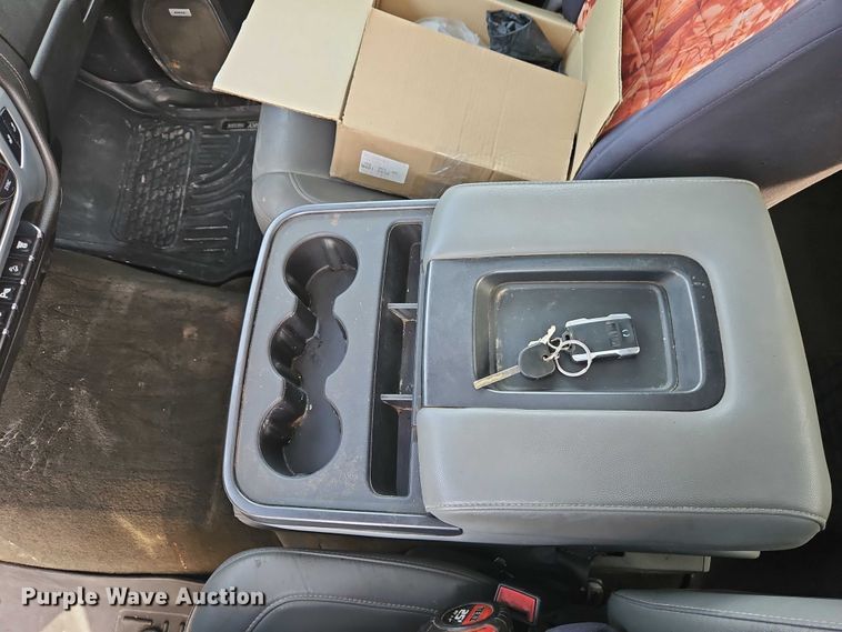 image for item EO7164 2015 GMC Sierra 2500HD Crew Cab pickup truck