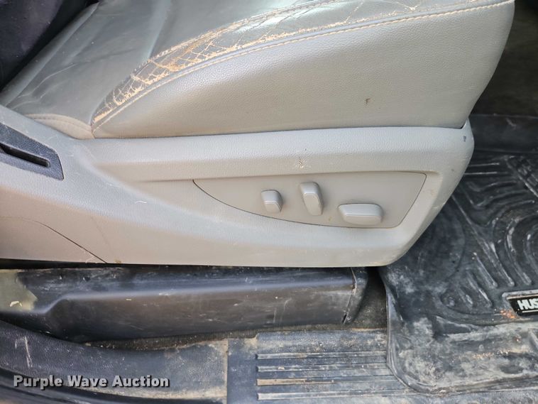 image for item EO7164 2015 GMC Sierra 2500HD Crew Cab pickup truck