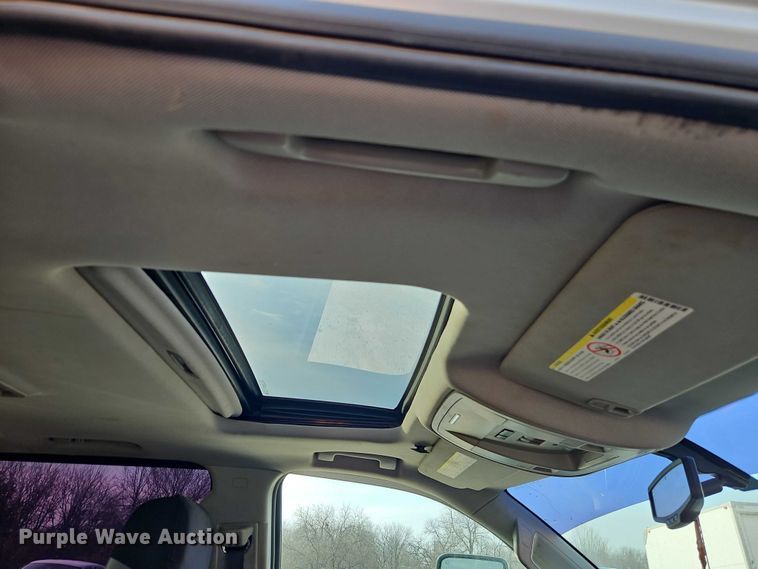 image for item EO7164 2015 GMC Sierra 2500HD Crew Cab pickup truck