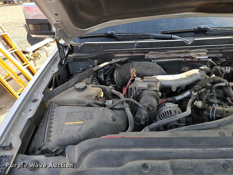 image for item EO7164 2015 GMC Sierra 2500HD Crew Cab pickup truck