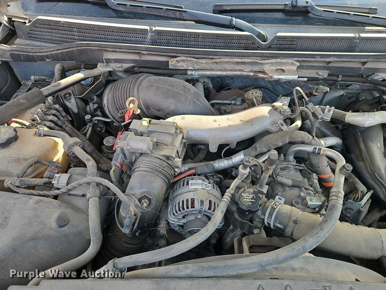 image for item EO7164 2015 GMC Sierra 2500HD Crew Cab pickup truck