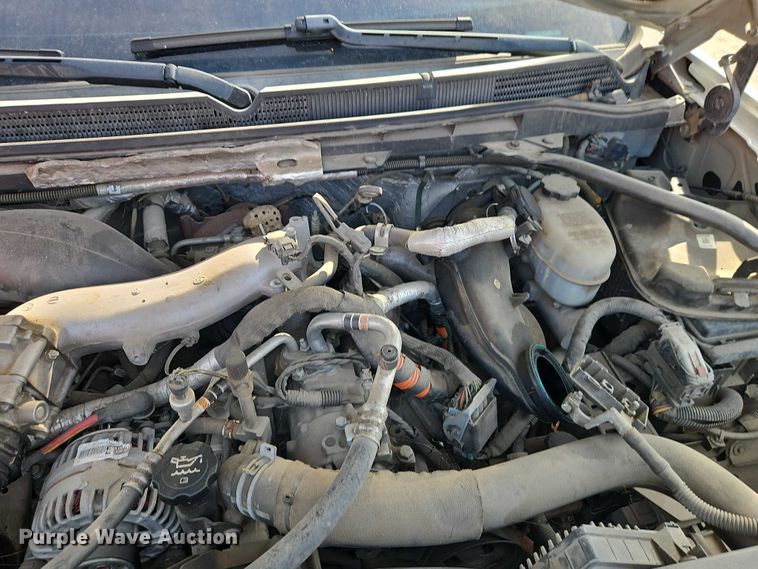 image for item EO7164 2015 GMC Sierra 2500HD Crew Cab pickup truck