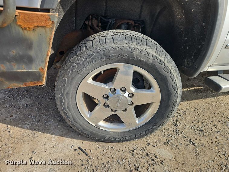 image for item EO7164 2015 GMC Sierra 2500HD Crew Cab pickup truck