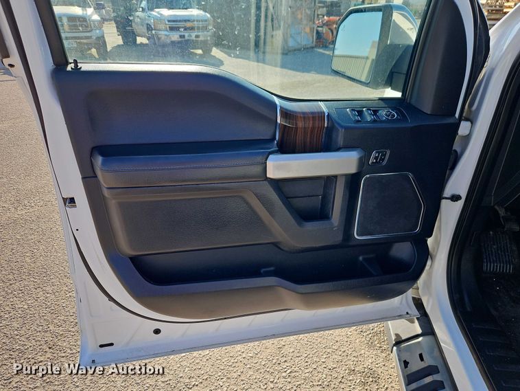 image for item EO7174 2015 Ford F150 Crew Cab pickup truck