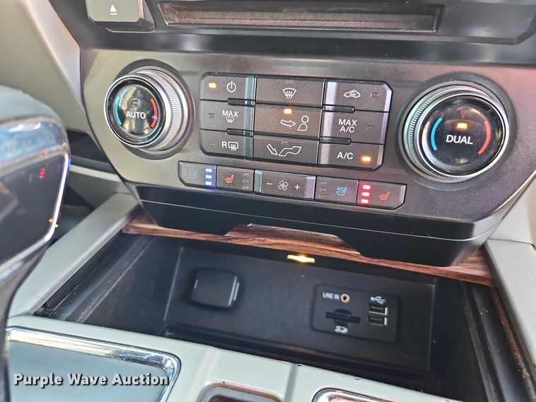 image for item EO7174 2015 Ford F150 Crew Cab pickup truck