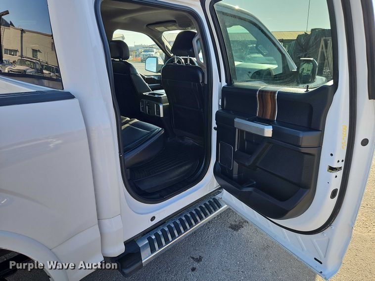 image for item EO7174 2015 Ford F150 Crew Cab pickup truck