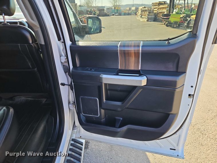 image for item EO7174 2015 Ford F150 Crew Cab pickup truck