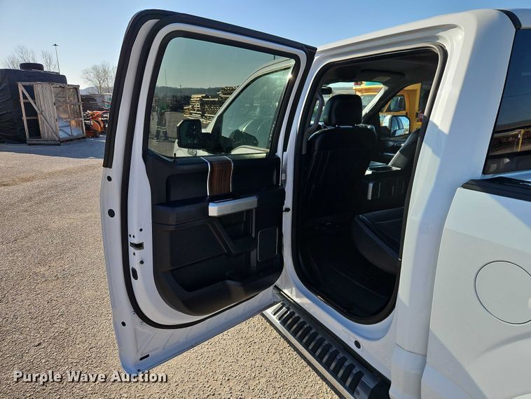 image for item EO7174 2015 Ford F150 Crew Cab pickup truck