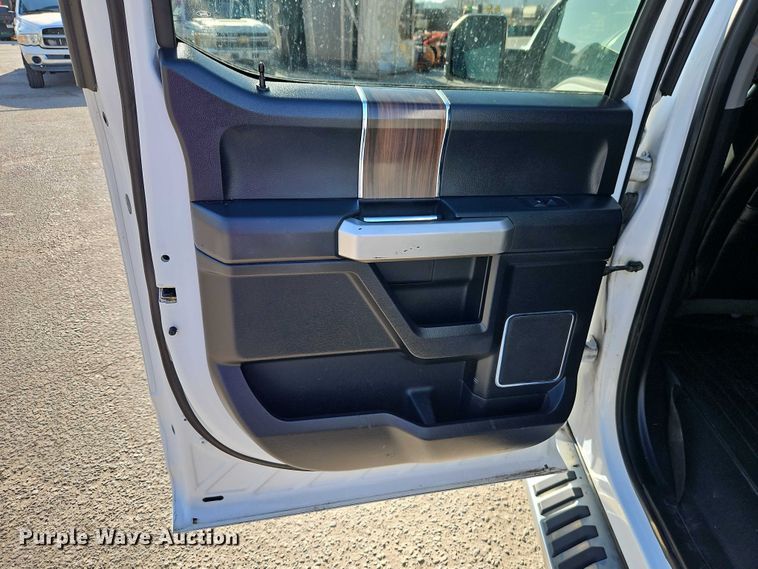 image for item EO7174 2015 Ford F150 Crew Cab pickup truck