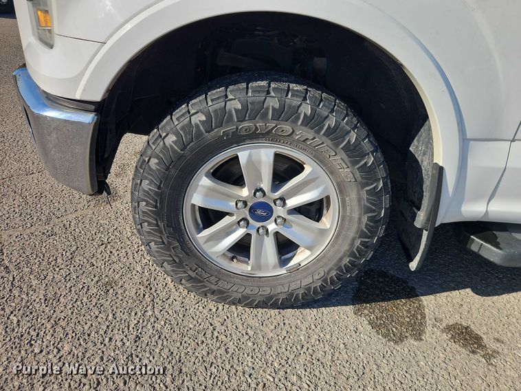 image for item EO7174 2015 Ford F150 Crew Cab pickup truck