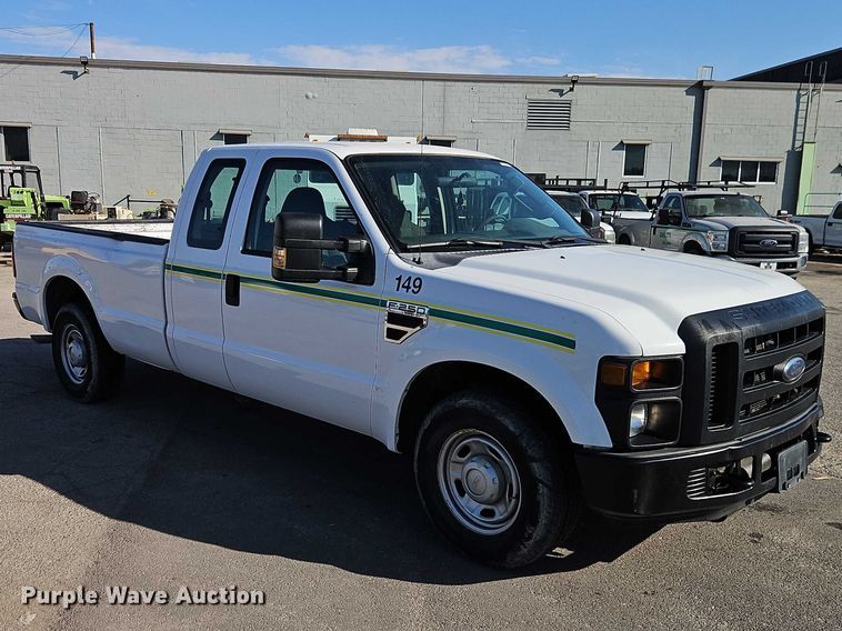 image for item EO7175 2010 Ford F250 Super Duty Ext. Cab pickup truck
