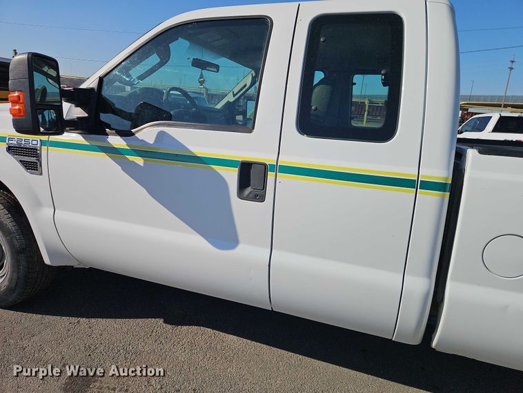 image for item EO7175 2010 Ford F250 Super Duty Ext. Cab pickup truck