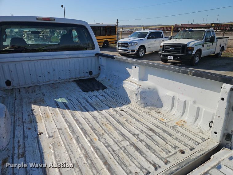 image for item EO7175 2010 Ford F250 Super Duty Ext. Cab pickup truck