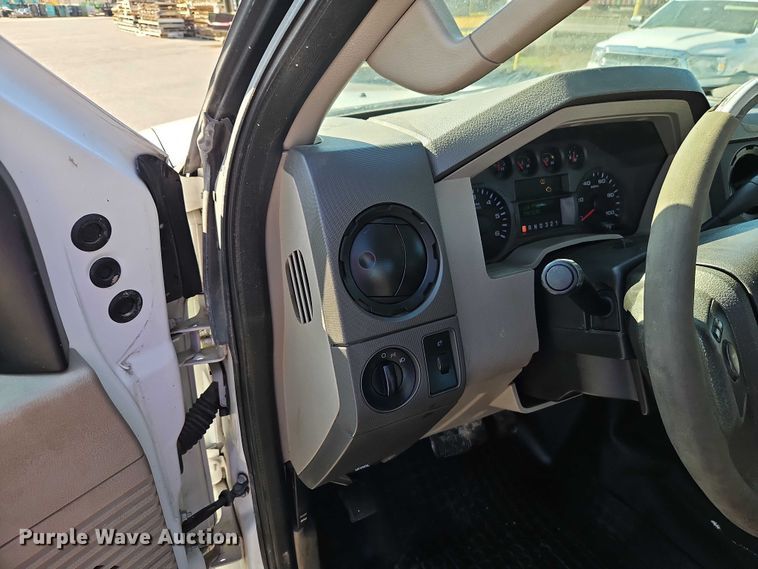 image for item EO7175 2010 Ford F250 Super Duty Ext. Cab pickup truck