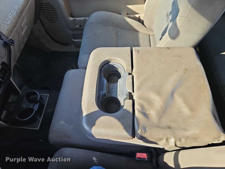 image for item EO7175 2010 Ford F250 Super Duty Ext. Cab pickup truck