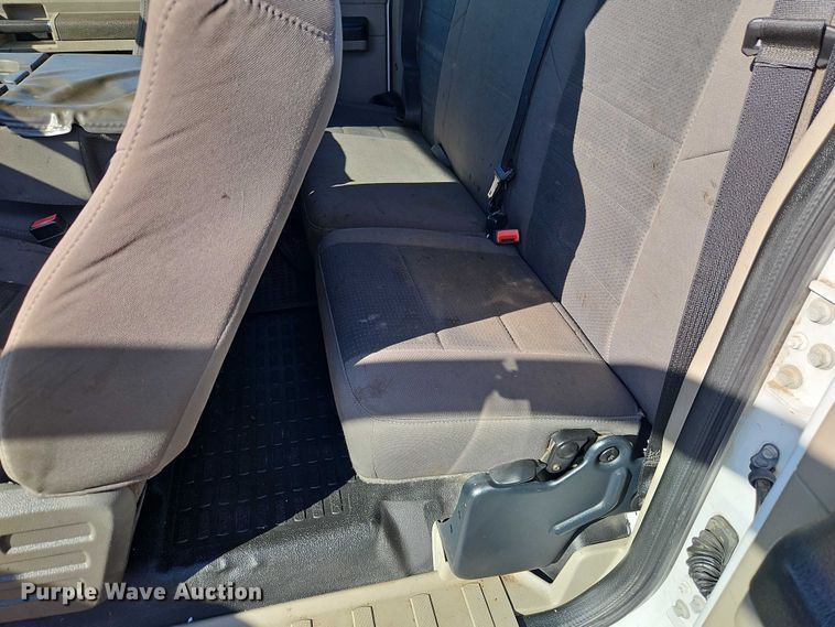 image for item EO7175 2010 Ford F250 Super Duty Ext. Cab pickup truck