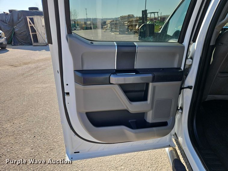 image for item EO7176 2018 Ford F150 Crew Cab pickup truck