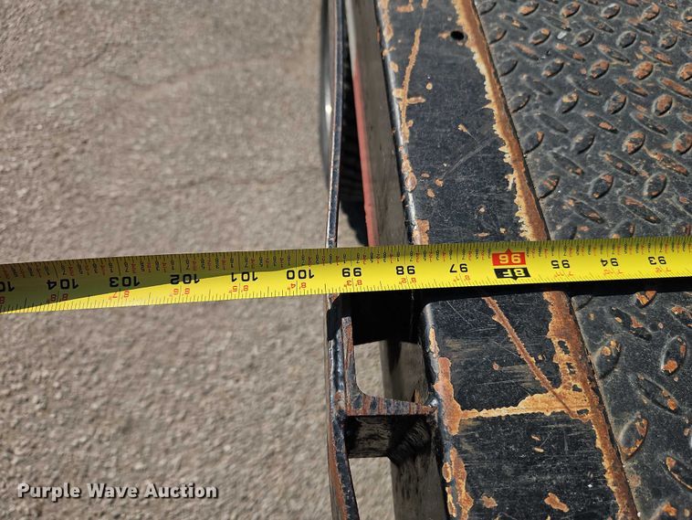 image for item EO7177 2000 Ford F550 flatbed truck