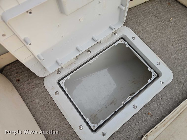 image for item EO7180 1999 VIP  Vision boat