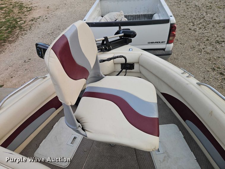 image for item EO7180 1999 VIP  Vision boat