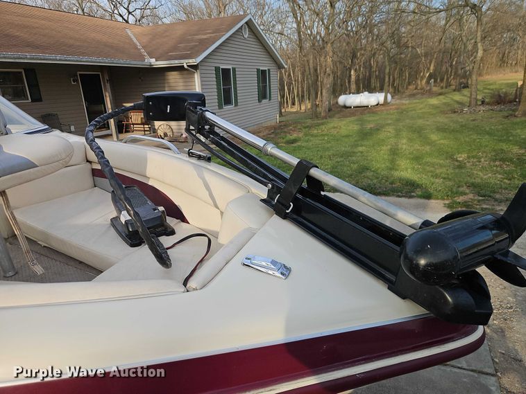 image for item EO7180 1999 VIP  Vision boat