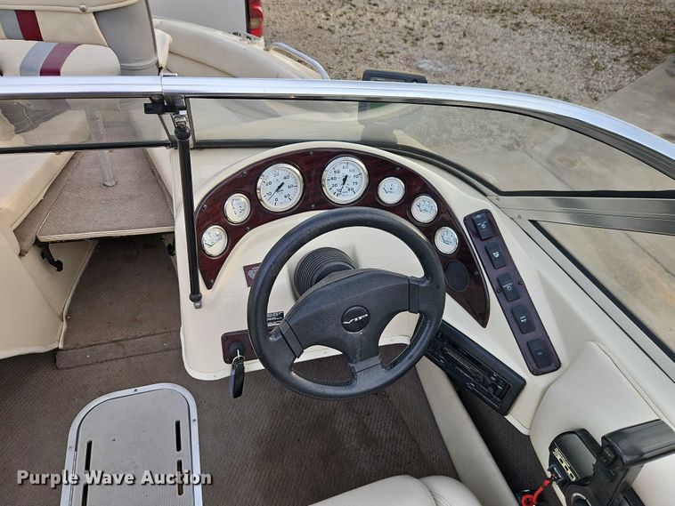 image for item EO7180 1999 VIP  Vision boat