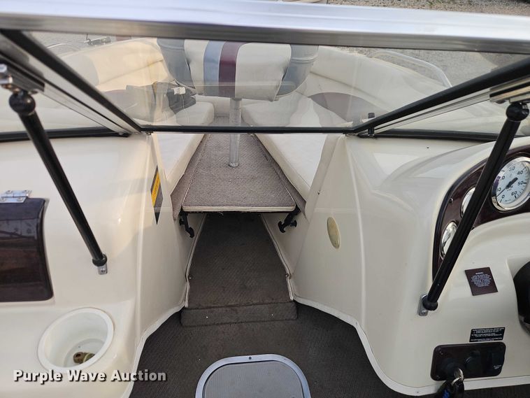 image for item EO7180 1999 VIP  Vision boat