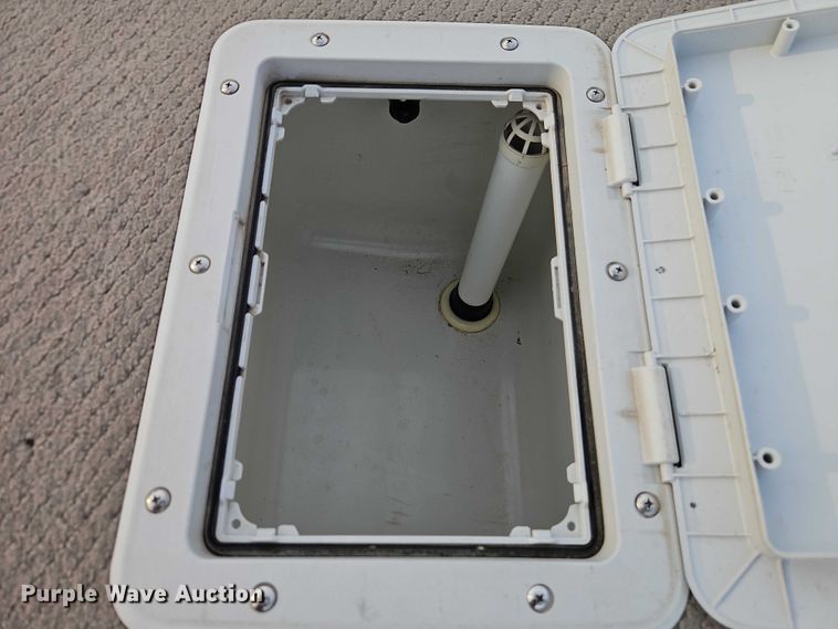 image for item EO7180 1999 VIP  Vision boat