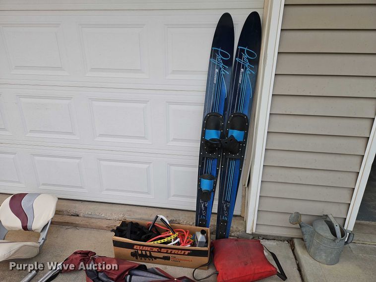 image for item EO7180 1999 VIP  Vision boat