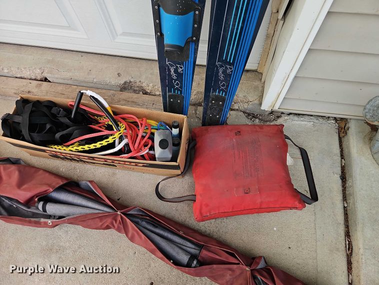 image for item EO7180 1999 VIP  Vision boat