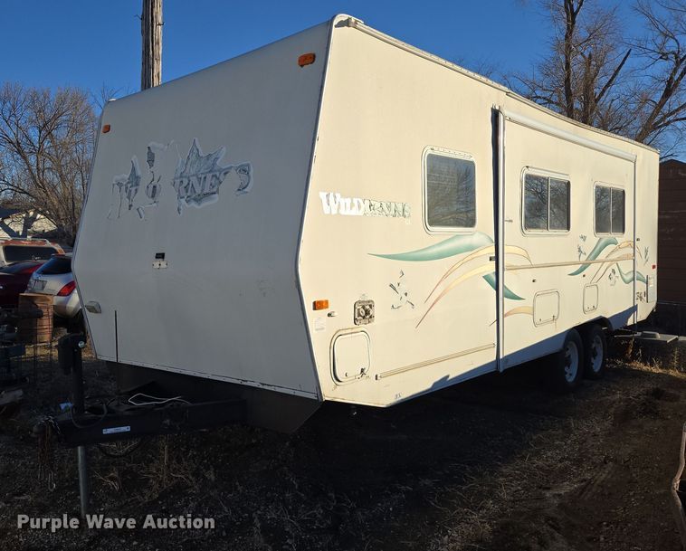 image for item ES2876 2000 Fleetwood Wilderness camper