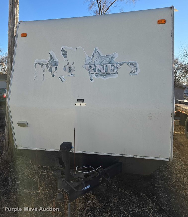 image for item ES2876 2000 Fleetwood Wilderness camper