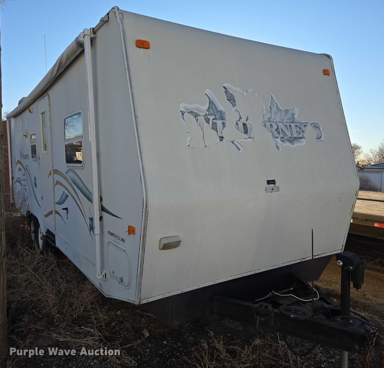 image for item ES2876 2000 Fleetwood Wilderness camper