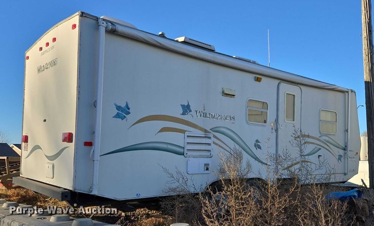 image for item ES2876 2000 Fleetwood Wilderness camper